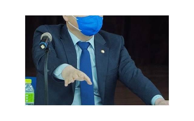 老婆倔强固执怎么挽回，老婆固执倔强，怎样才能挽回她的心？