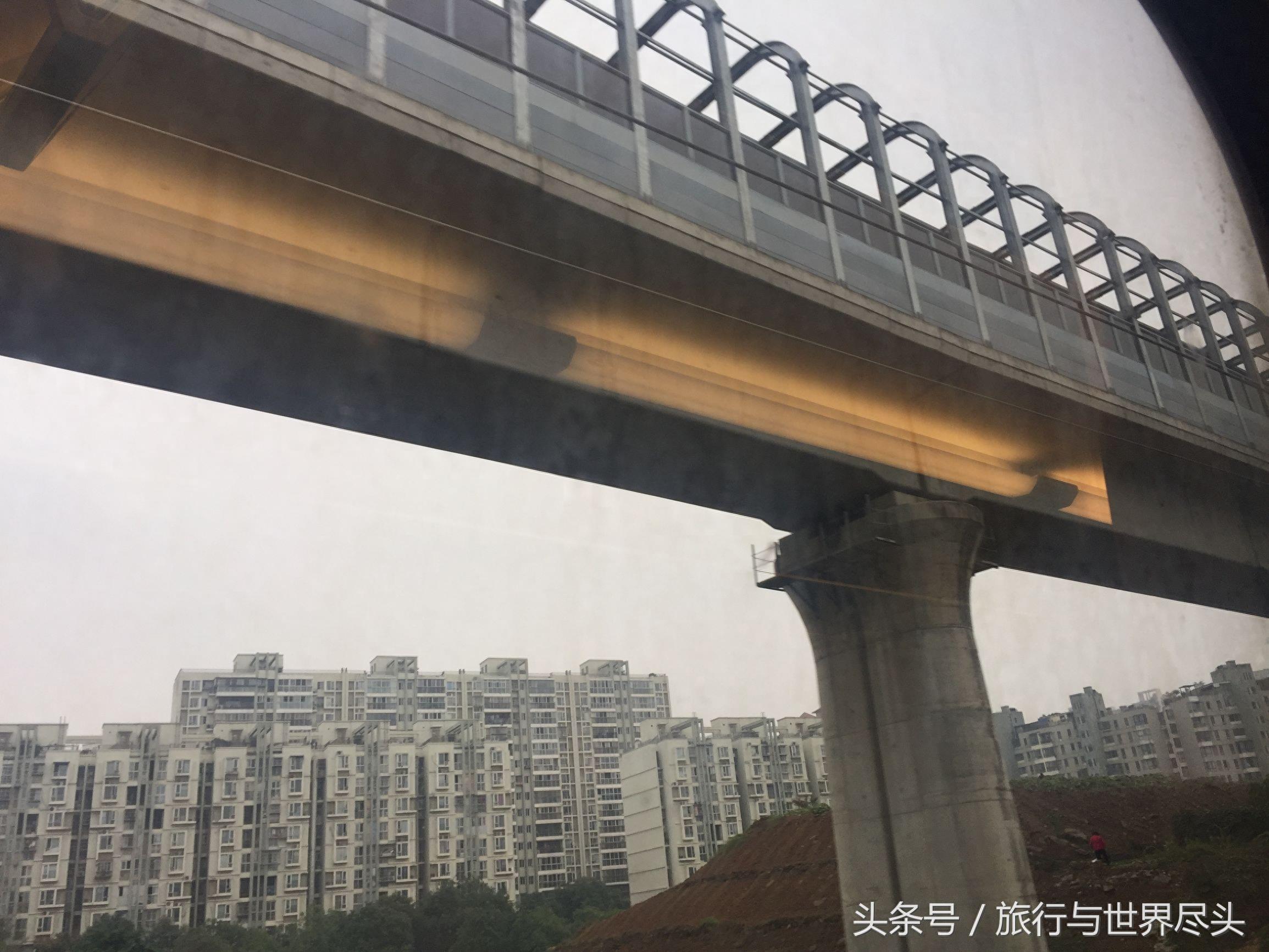 成都东站到双流机场最快的交通方式，而且只需8元