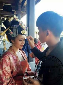 ​剧组化妆师需要什么条件