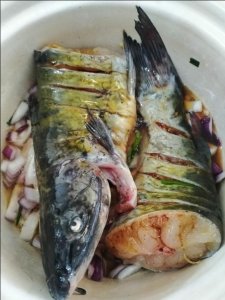 ​家常鮰鱼的做法，鱼肉滑嫩，香辣入味，在家做吃的放心，一看就会