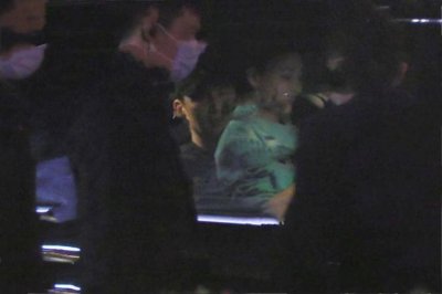 ​秋瓷炫丈夫疑似出轨，上演现实版回家的诱惑，说坐他大腿的是邻居