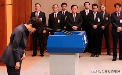 ​闺蜜干政丑闻：我的位子你作主，韩国傀儡女总统和她闺蜜的那些事