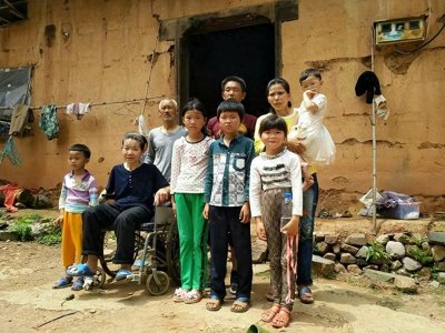 ​人大学霸伍继红：二婚嫁光棍生6个娃成低保户，如今过得怎样了？