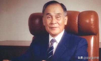 ​唯二享受国葬的香港商人，一生捐出2000亿，去世后李嘉诚为其扶棺