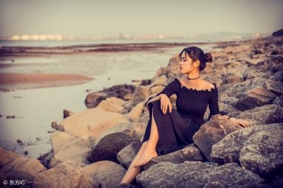 ​小说：插画工穿香奈儿参加婚礼，新娘看不起她：穿高仿的，不要脸