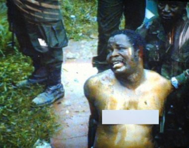 ​“非洲暴君”被虐杀真实影像，曾宣称自己刀枪不入，现跪地求饶！