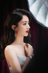 ​《赵丽颖的百变发型》