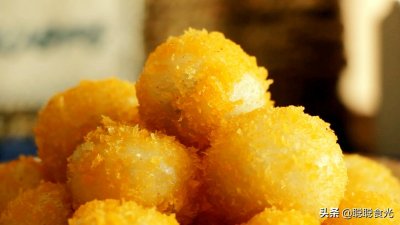 ​正月十五炸元宵，直接下锅容易炸裂，牢记“2步”，不爆裂不露馅