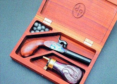 ​#轻兵器科普#又被称为靴筒手枪：里迪击发机德林杰手枪