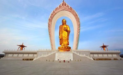 ​江西斥资10亿建成世界最高佛像: 81米高6年建成, 外镀48公斤黄金