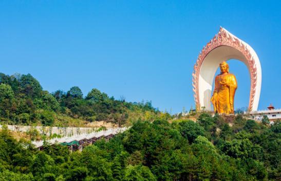 江西斥资10亿建成世界最高佛像: 81米高6年建成, 外镀48公斤黄金