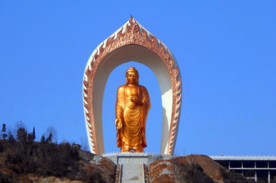 江西斥资10亿建成世界最高佛像: 81米高6年建成, 外镀48公斤黄金