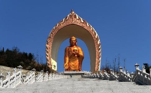 江西斥资10亿建成世界最高佛像: 81米高6年建成, 外镀48公斤黄金