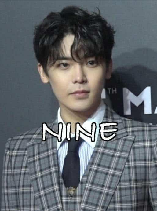 男明星最真实的样子，蔡徐坤素颜长这样，你打多少分？