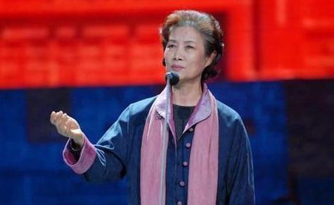 她出道拍戏多年，如今终成影后，被大家称是“最珍贵”的老戏骨！