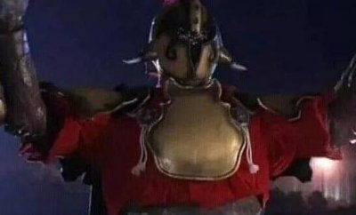 ​他是铠甲勇士中最特别的反派，战斗力超强，坐拥亿万财富