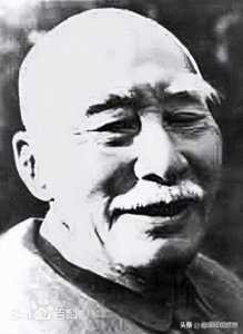 ​《稻草人》讲了几个故事？《稻草人》中世界：生活镜像与心理探索