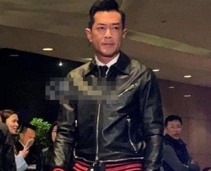 向华强70大寿场面壮大，刘德华最后压轴出场，一个细节暴露人品