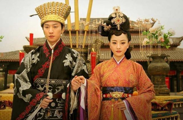 温雅翻脸门介绍(翟凌自己不要脸还讽刺别人)