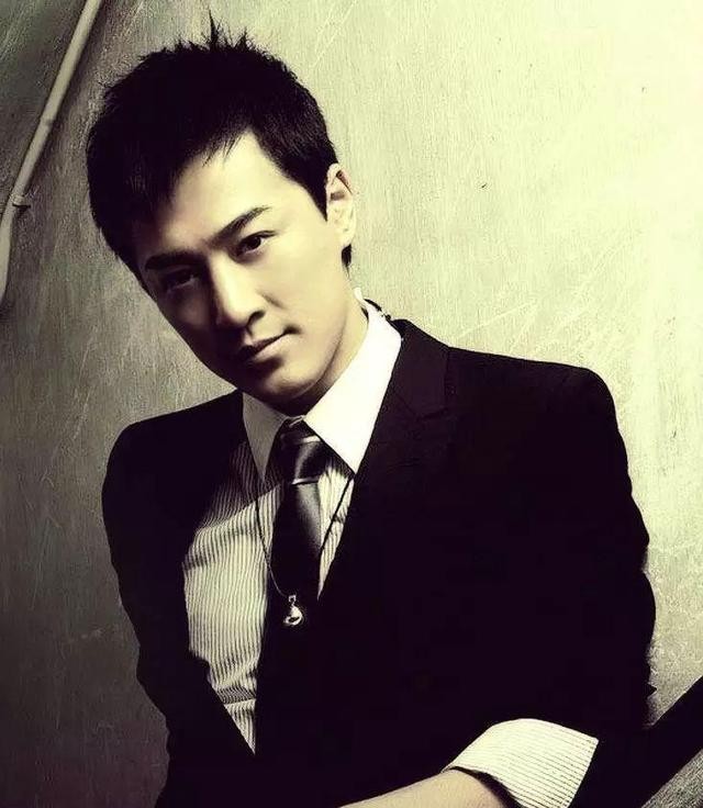 温雅翻脸门介绍(翟凌自己不要脸还讽刺别人)