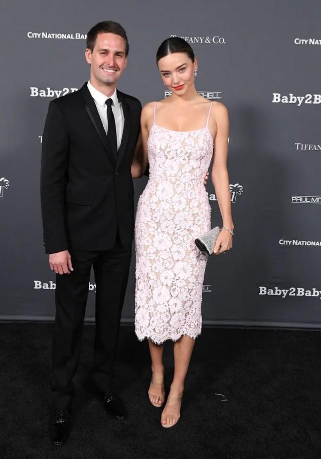 超模米兰达可儿春光(米兰达可儿穿渔网裙亮相太惊艳)