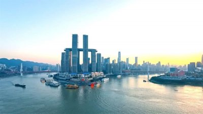 ​为什么重庆这座城市，很多人都说只适合旅游，但不适合工作和生活