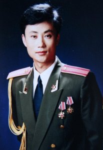 ​歌手耿为华的爱情曲折：娶小14岁女粉丝，又被抛弃！