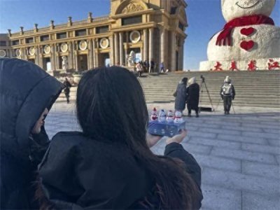 ​冬日限定浪漫谢幕！冰城“顶流网红”大雪人70天迎客40万人次，今起“休年假”