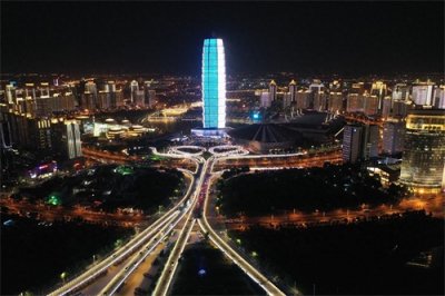 ​迷人的夜景 时尚的城市，郑州东区明天会更加美好
