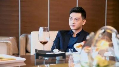 ​童星出身，“最暖男闺蜜”他是被曲妖精虐惨的姚滨