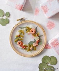 ​好美的刺绣花儿呀！就像开在水中央，针法很简单，附9款刺绣图样