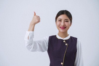 ​私人飞机上面的空姐服务多种多样！