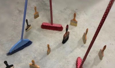 ​微信伙伴圈立扫把是什么梗 为什么伙伴圈都在立扫把