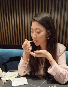 ​张津瑜再爆六分钟“厕所门”视频！金钱的原罪？