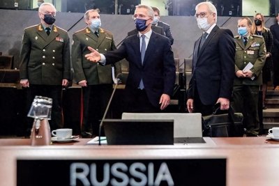 ​俄罗斯对中国到底有多重要？俄罗斯一定不能被欧美国家“击垮”