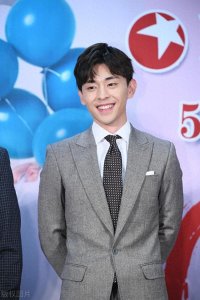 ​网友讨论奥运冠军孙颖莎，意外爆出邓伦惊传已婚！粉丝回应来了