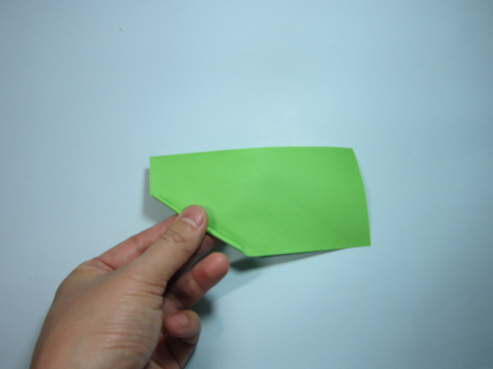 纸玫瑰花的折法(手工玫瑰花的折法步骤图解)