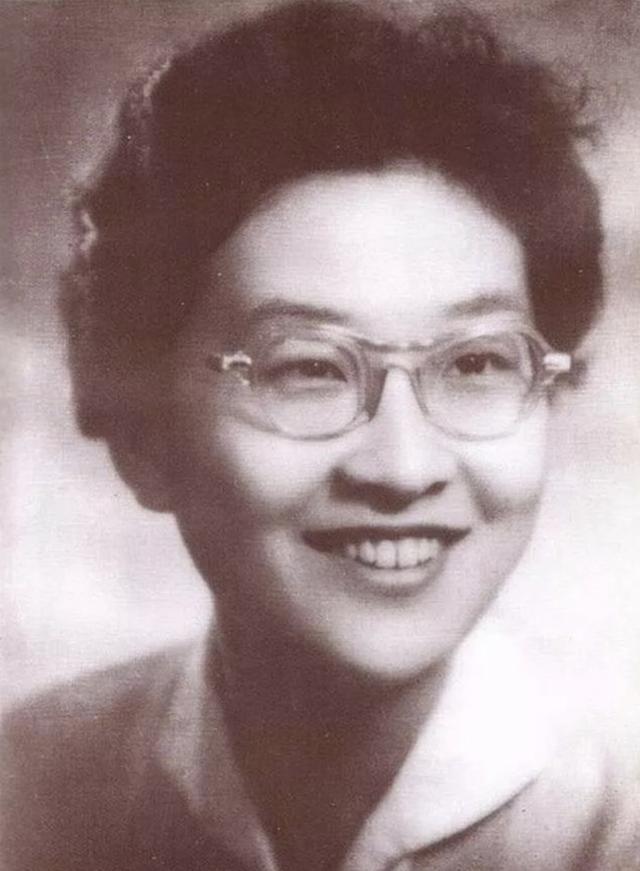 音乐史上钢琴诗人是谁（钢琴诗人顾圣婴）(3)