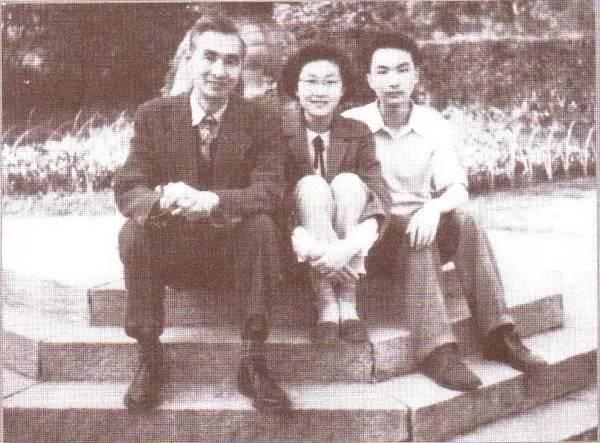 音乐史上钢琴诗人是谁（钢琴诗人顾圣婴）(15)