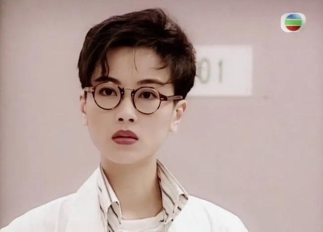 国字脸女明星发型短发（能驾驭短发造型的女星）(8)