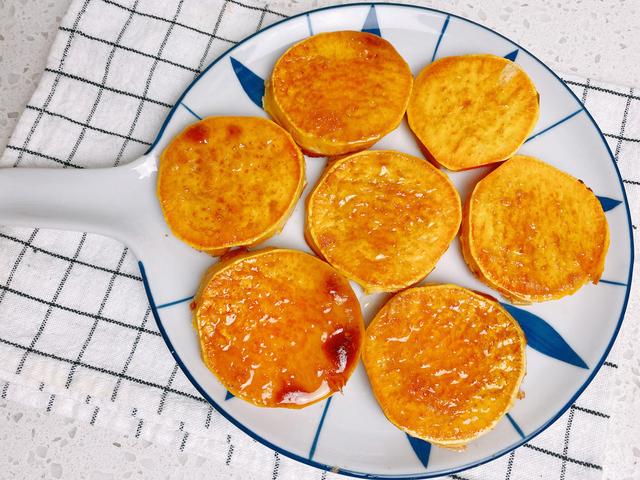 如何用烤箱做外焦里嫩的烤红薯（很火的3种烤箱版烤红薯）(16)