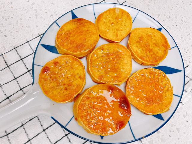 如何用烤箱做外焦里嫩的烤红薯（很火的3种烤箱版烤红薯）(25)