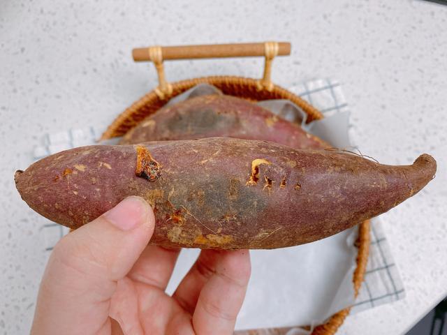 如何用烤箱做外焦里嫩的烤红薯（很火的3种烤箱版烤红薯）(13)