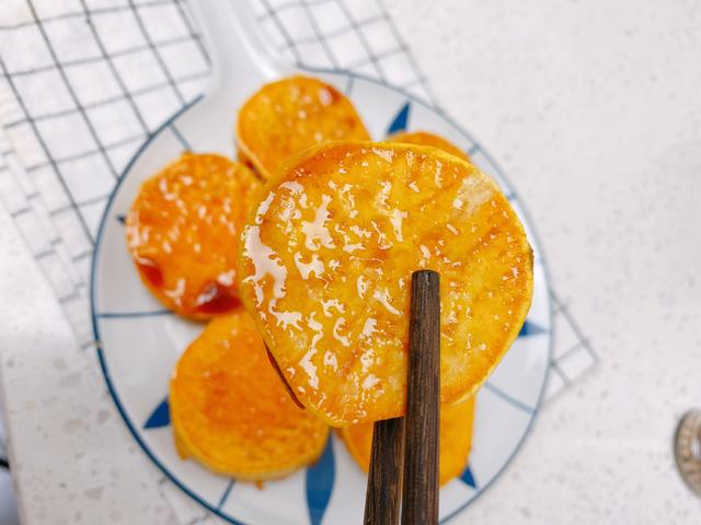 如何用烤箱做外焦里嫩的烤红薯（很火的3种烤箱版烤红薯）(26)