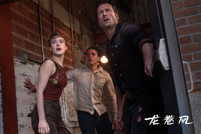 电影《龙卷风》曝新预告 年度灾难巨制席卷暑期档