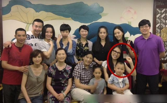 《和平饭店》里被吐槽嘴大,而她在公益上的时间,比拍戏时间还多