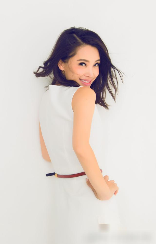 《和平饭店》里被吐槽嘴大,而她在公益上的时间,比拍戏时间还多