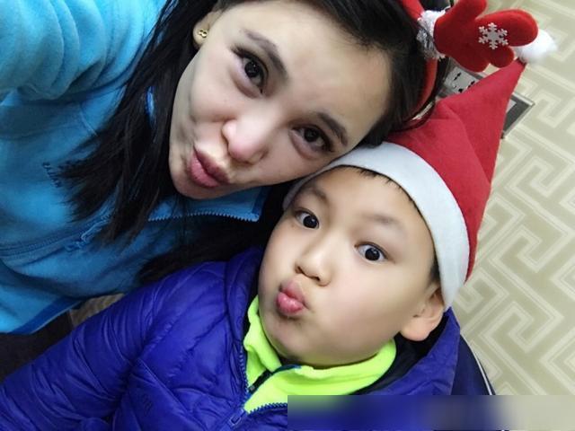 《和平饭店》里被吐槽嘴大,而她在公益上的时间,比拍戏时间还多