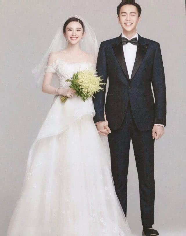 有种“婚纱照”叫张若昀唐艺昕，同款笑容，满屏的“夫妻相”