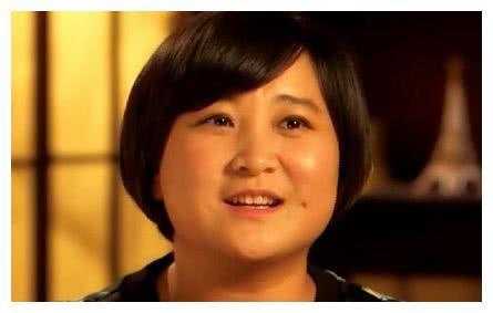 大老师妻子照片被“正面”曝光，网友惊呼这不是贾玲吗？